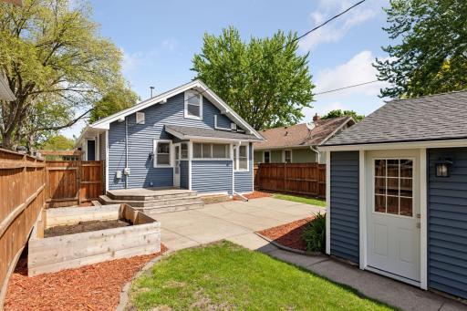 1386 Berkeley Avenue, Saint Paul, MN 55105