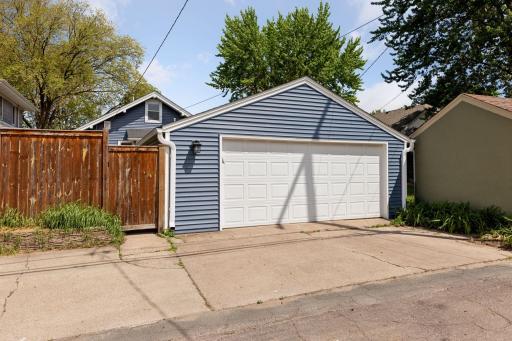 1386 Berkeley Avenue, Saint Paul, MN 55105