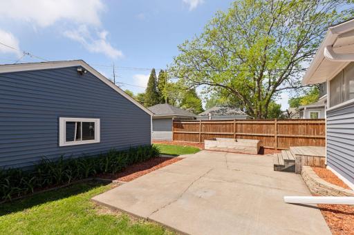 1386 Berkeley Avenue, Saint Paul, MN 55105