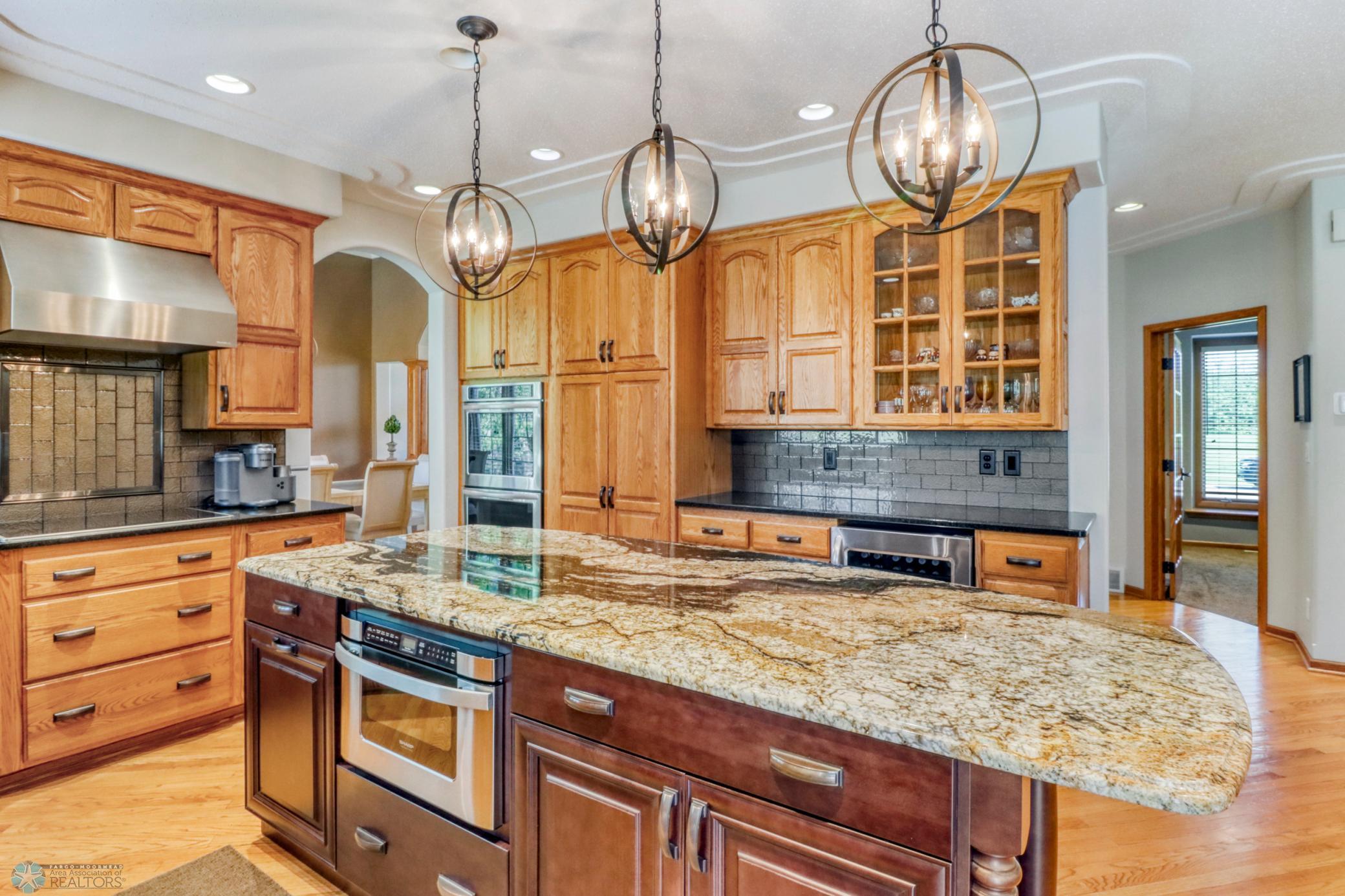 Kitchen1_4.JPG