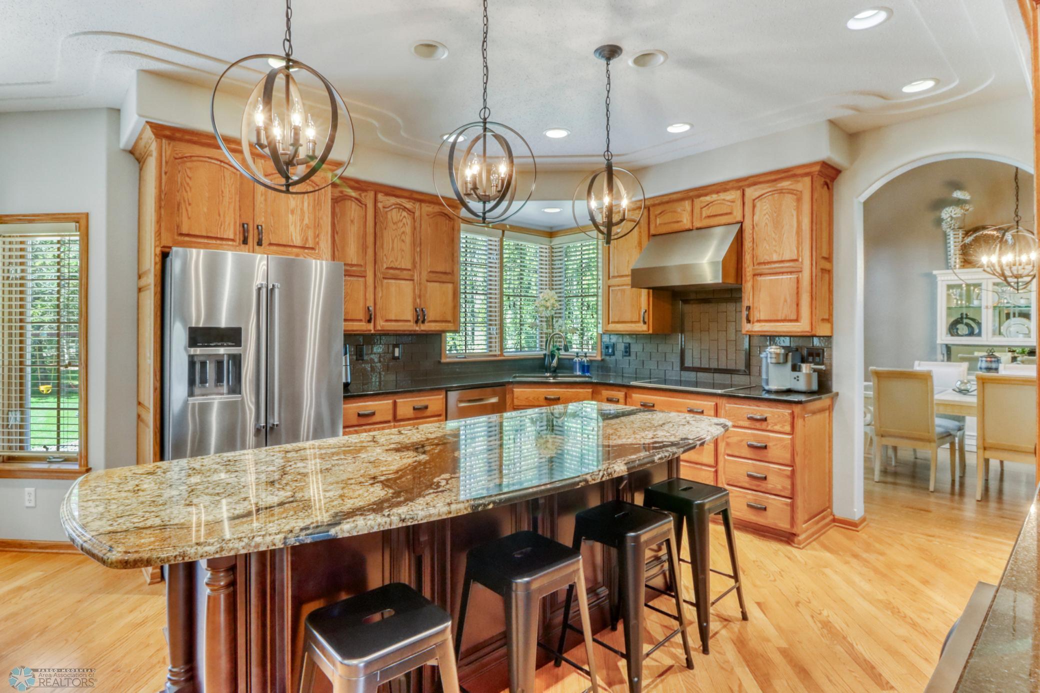 Kitchen1_3.JPG