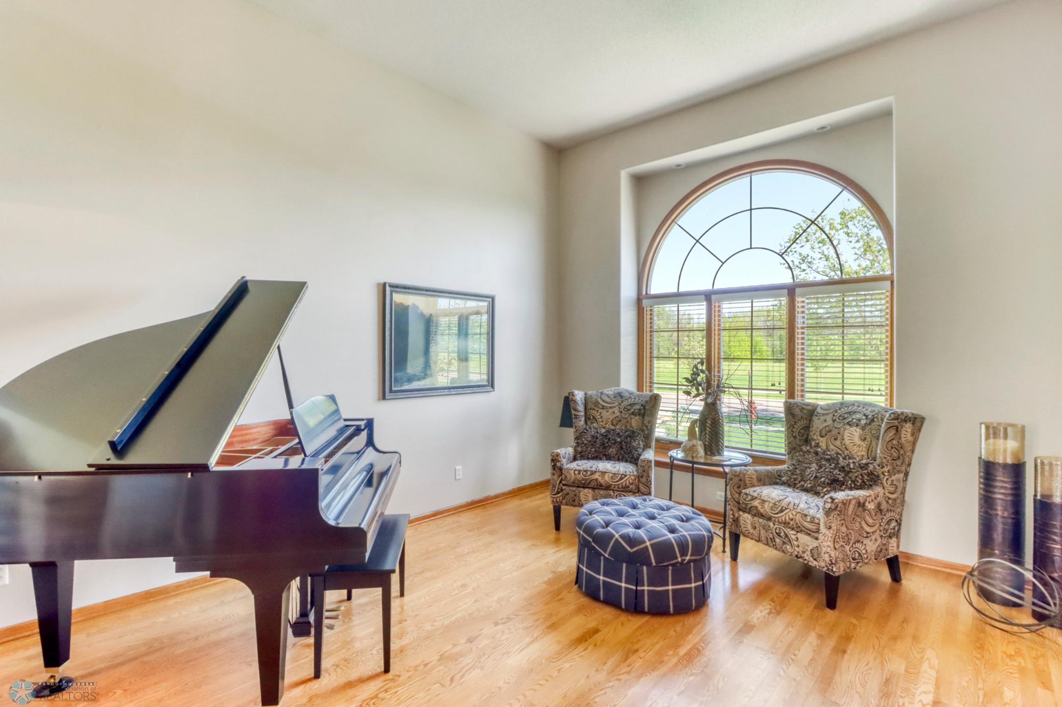 Piano Room1_2.JPG