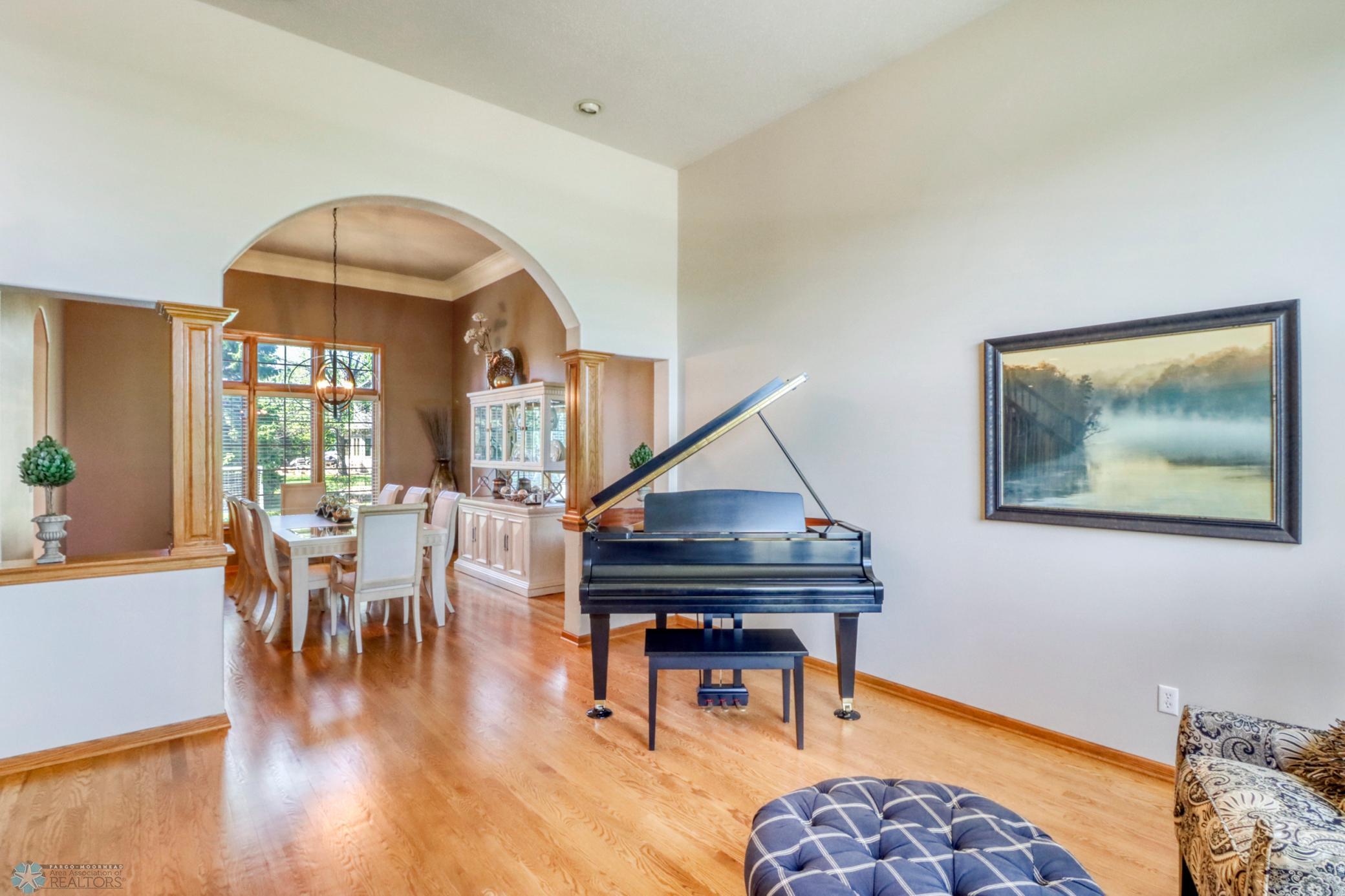 Piano Room1_3.JPG