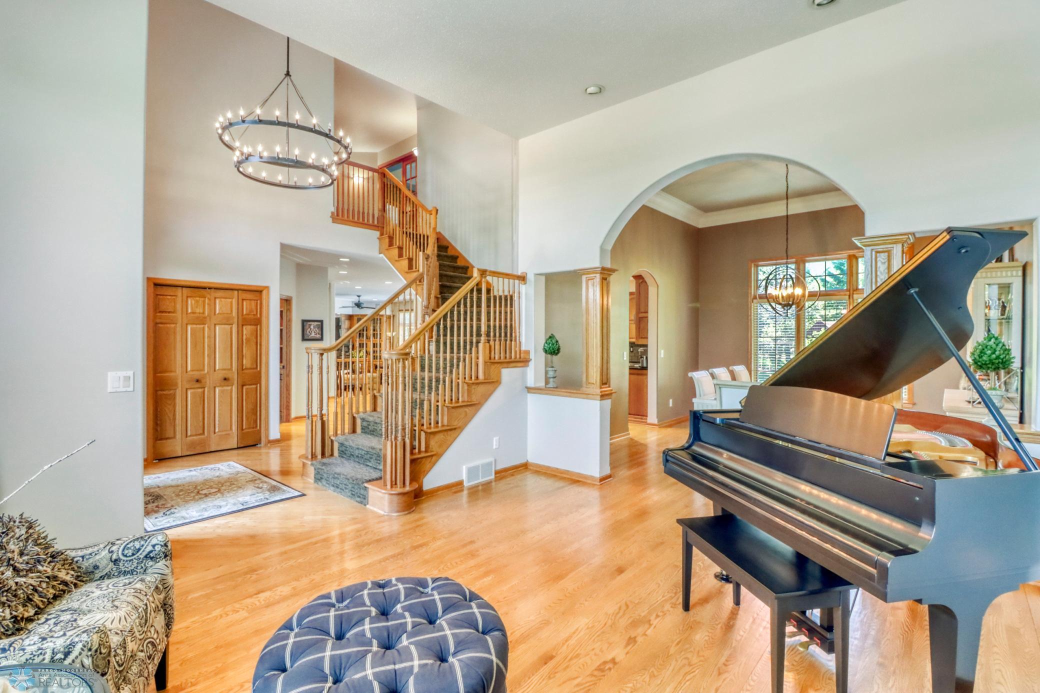 Piano Room1_1.JPG