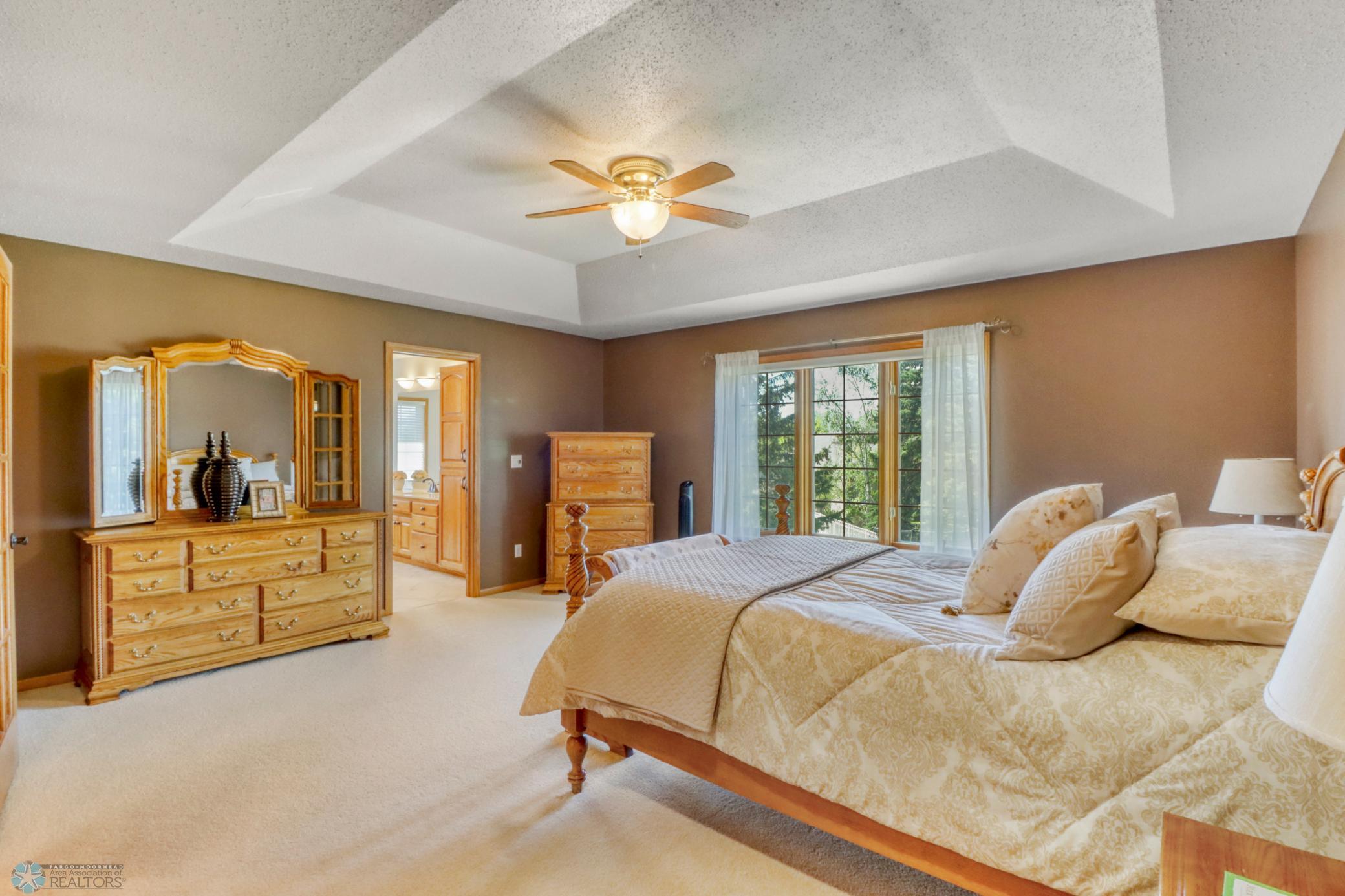 Primary Bedroom1_1.JPG