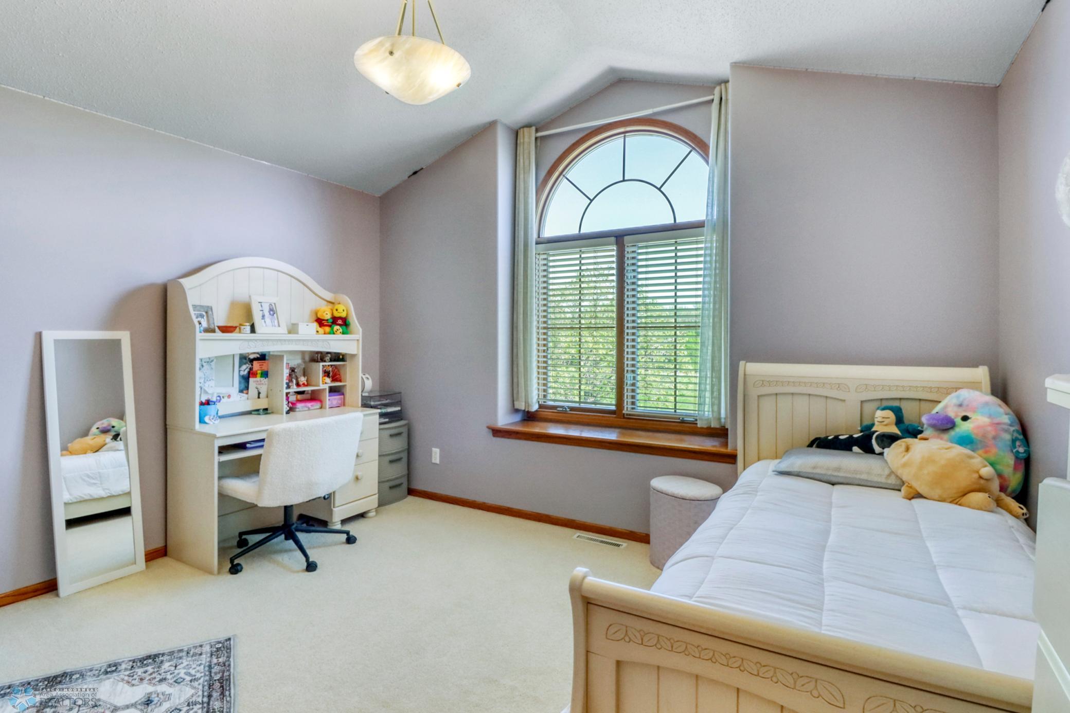 Upstairs Bedroom2_1.JPG