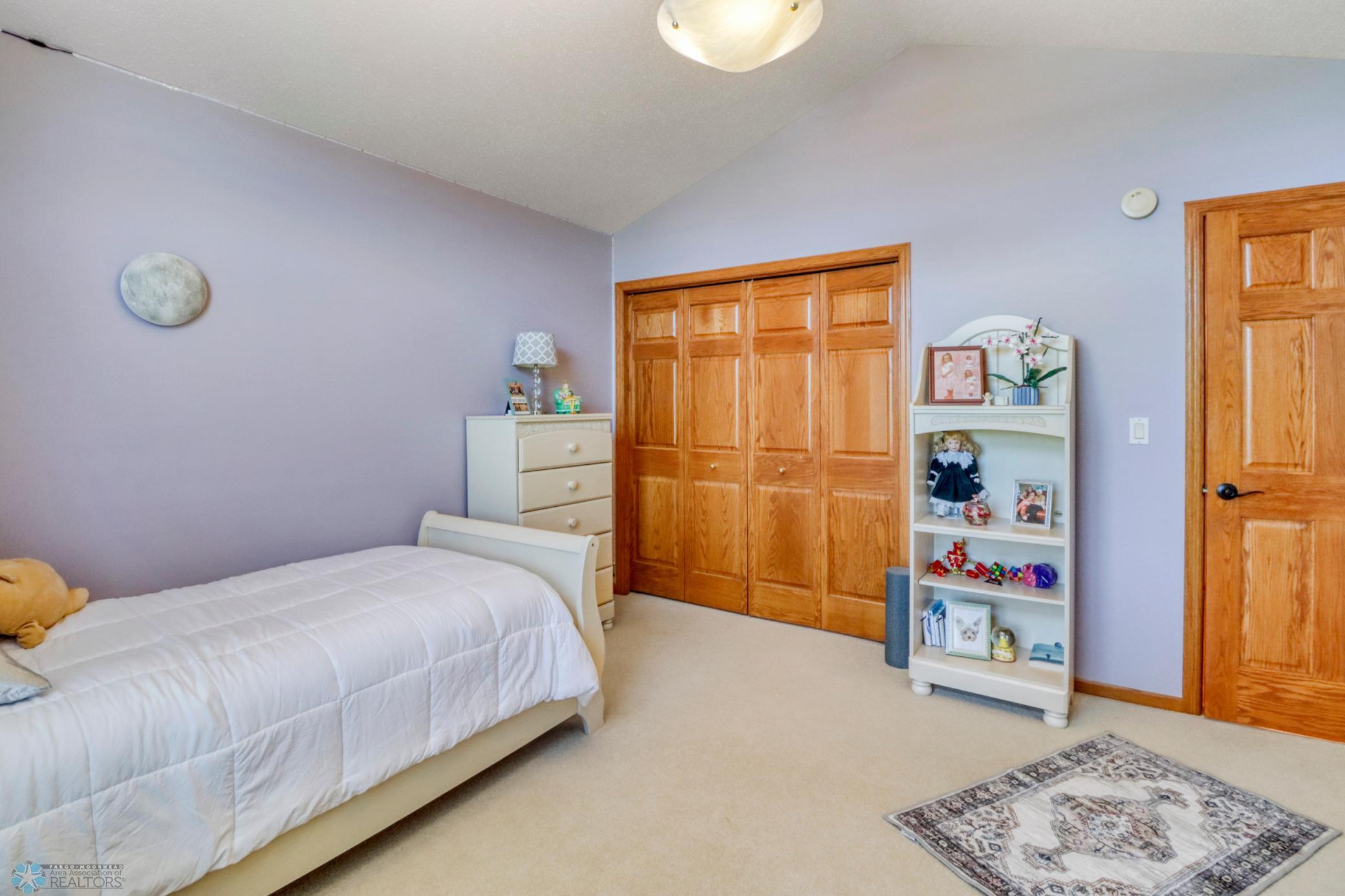 Upstairs Bedroom2_2.JPG
