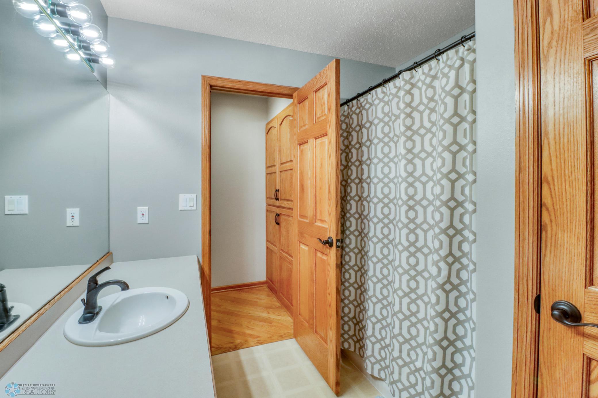 Upstairs Bathroom1_2.JPG