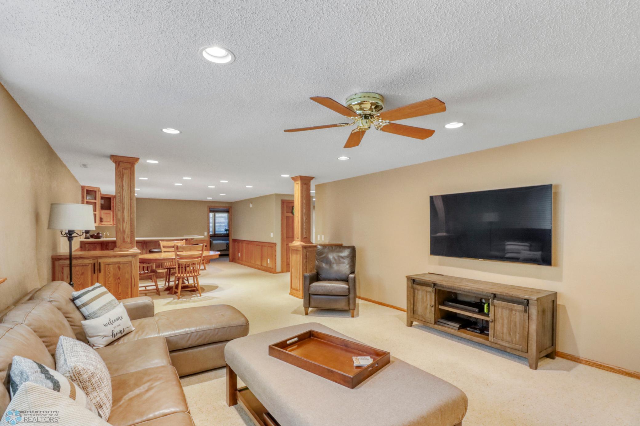 Basement Familyroom1_3.JPG