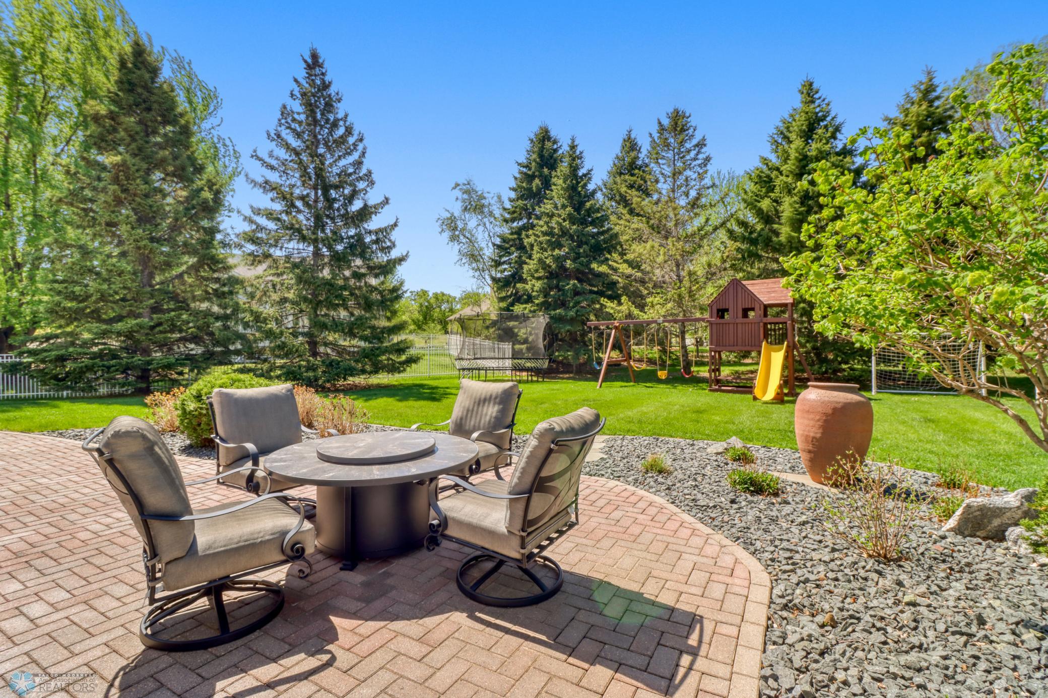 Backyard1_4.JPG