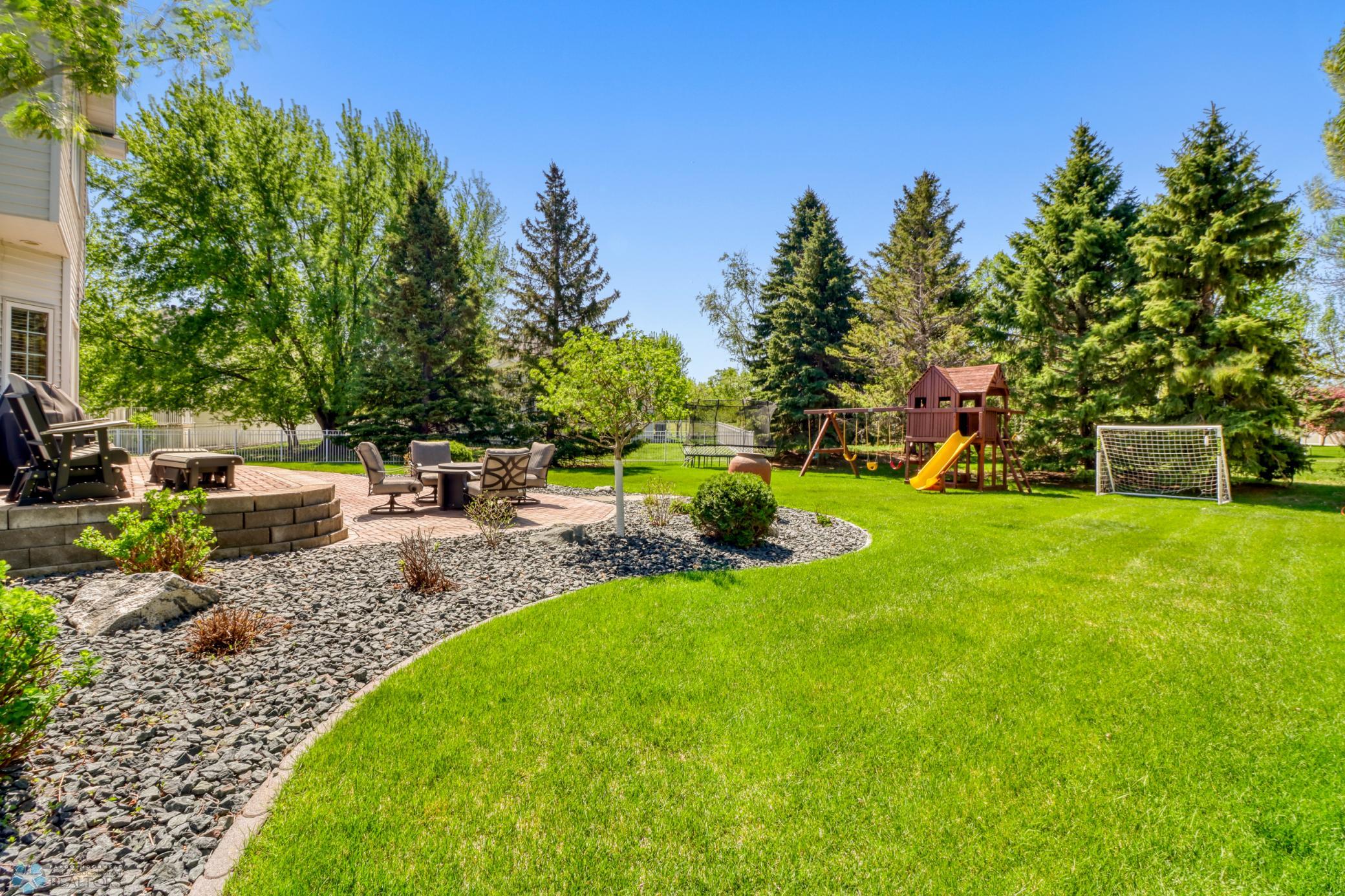 Backyard1_9.JPG