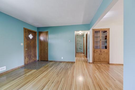 7124 Kyle Avenue N, Minneapolis, MN 55429