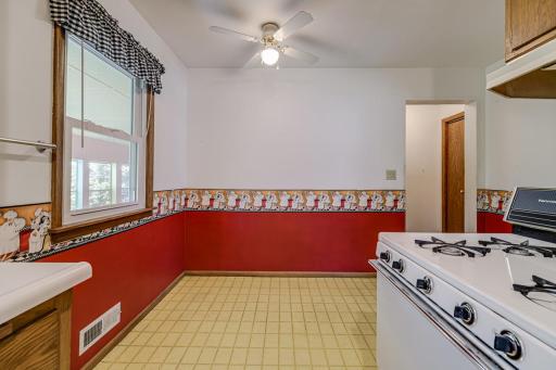 7124 Kyle Avenue N, Minneapolis, MN 55429
