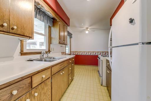 7124 Kyle Avenue N, Minneapolis, MN 55429