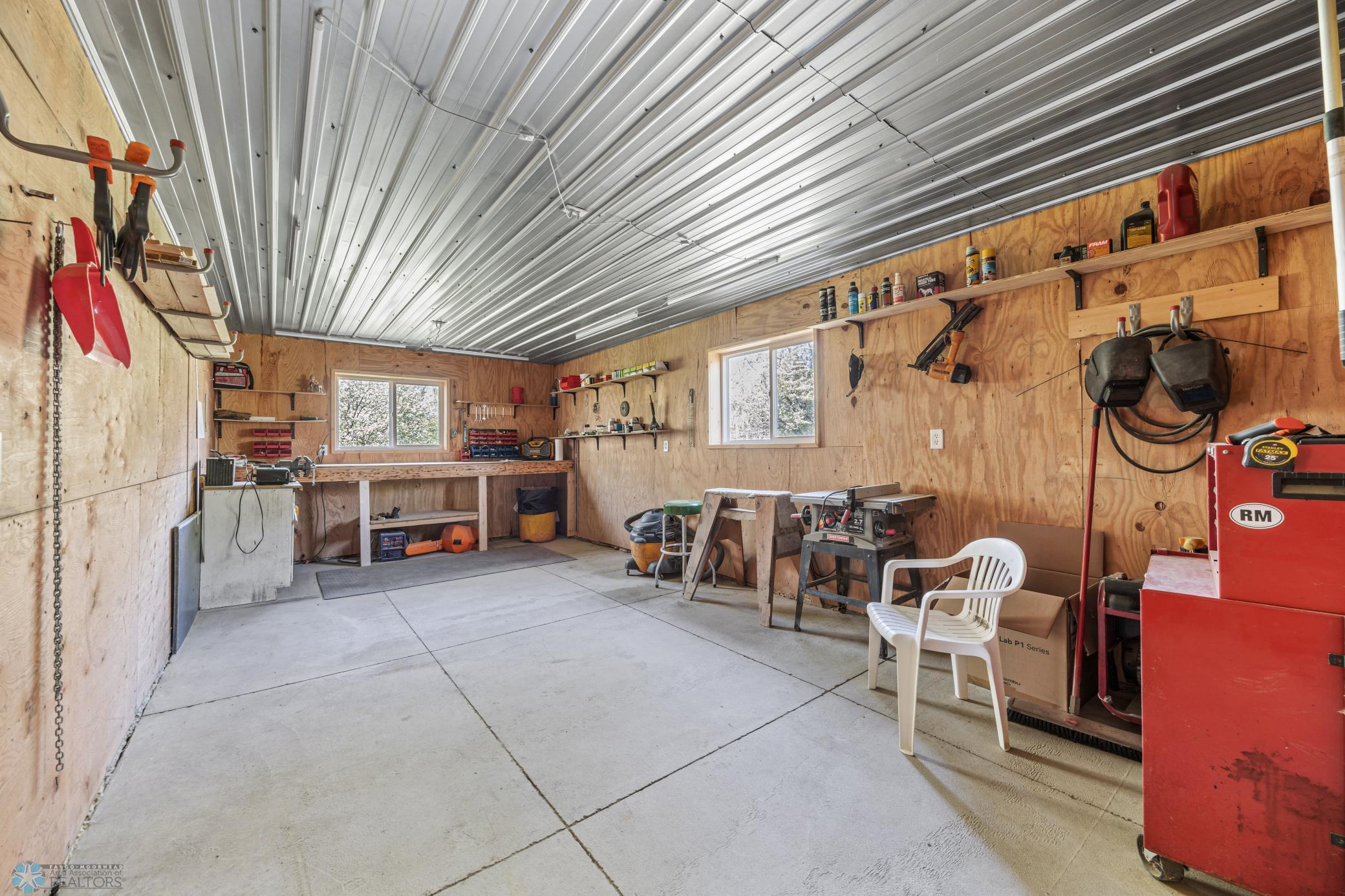 Insulated room for work on vehicles/equipment in winter