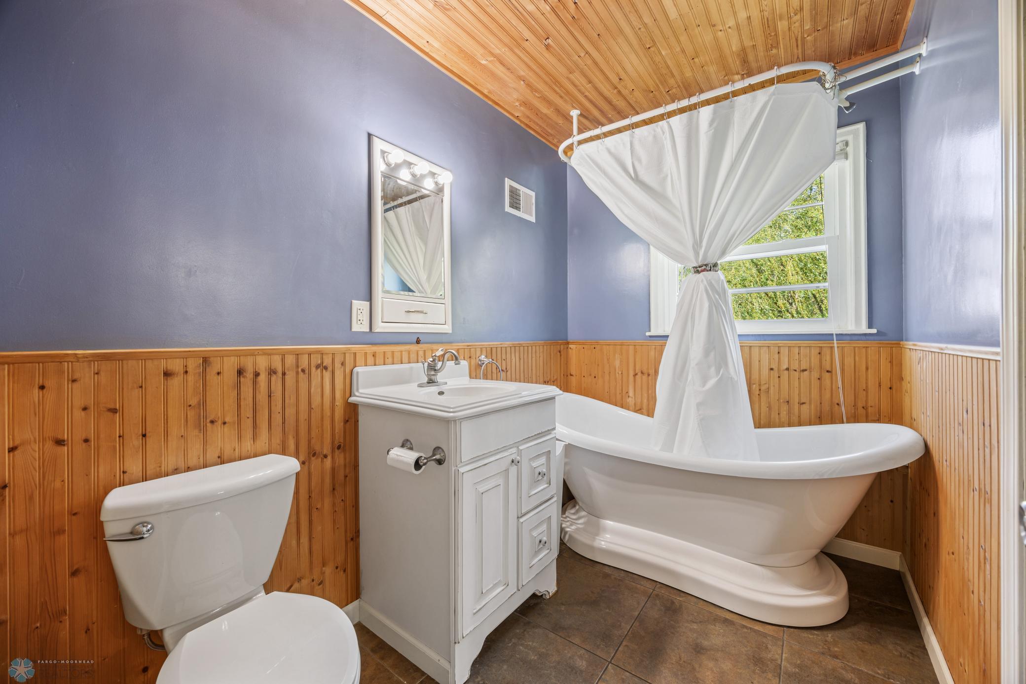 Full bath - main floor