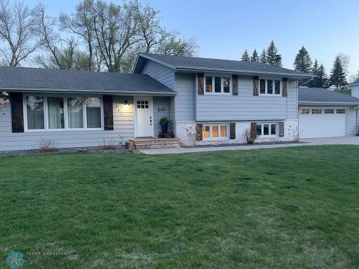 407 2nd Avenue W, Lisbon, ND 58054