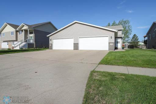 4845 44th Street S, Fargo, ND 58104