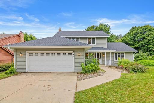 Welcome home to this lovely 4bd/4ba home in sought after Excelsior neighborhood.
