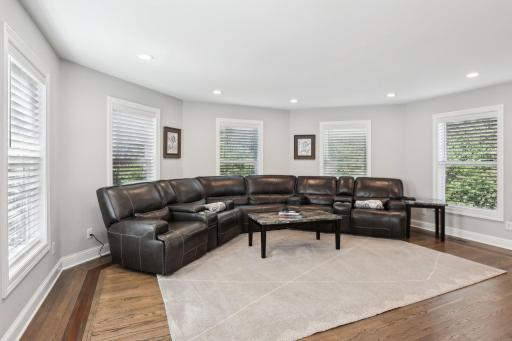 400 Sycamore Lane N, Plymouth, MN 55441