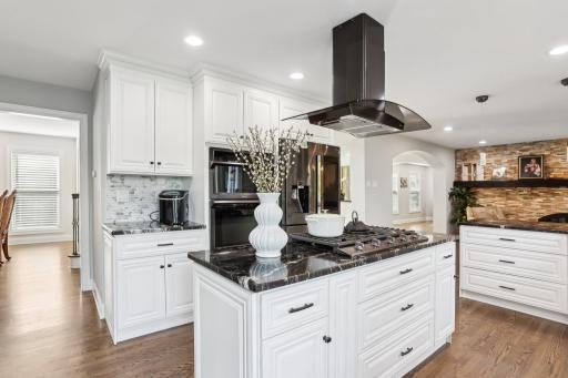 400 Sycamore Lane N, Plymouth, MN 55441