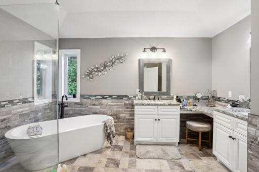 400 Sycamore Lane N, Plymouth, MN 55441