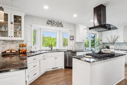 400 Sycamore Lane N, Plymouth, MN 55441