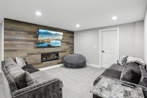 400 Sycamore Lane N, Plymouth, MN 55441