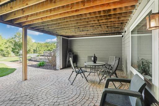 400 Sycamore Lane N, Plymouth, MN 55441