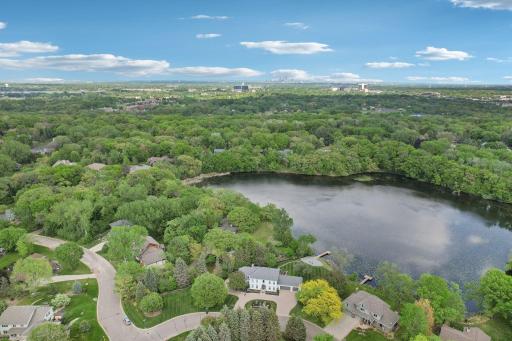 400 Sycamore Lane N, Plymouth, MN 55441