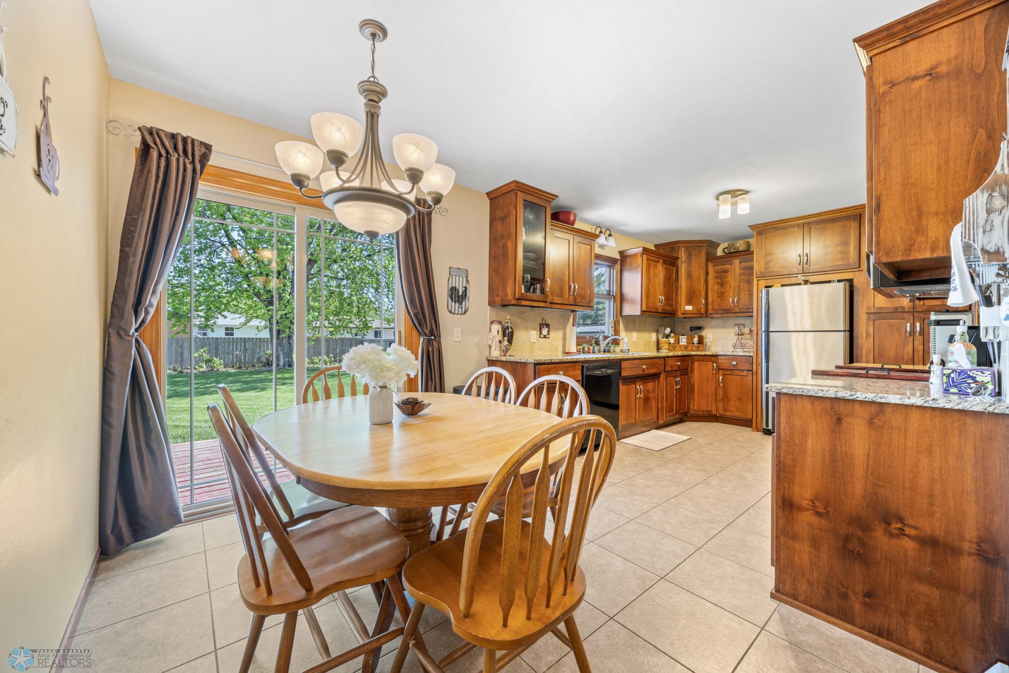 Dining/Kitchen