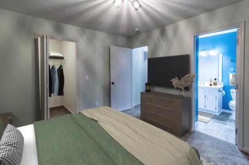 1747347635498249765_1747347635498249765__primarymaster_bedroom.jpg
