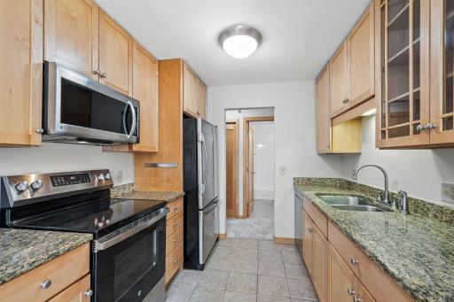 1725 Dellwood Avenue, 206, Roseville, MN 55113