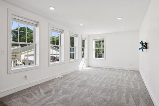 17 15th Avenue N, Hopkins, MN 55343