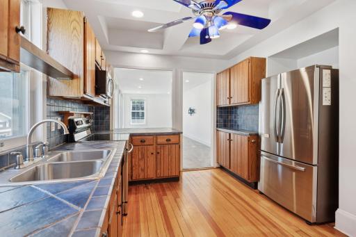 17 15th Avenue N, Hopkins, MN 55343