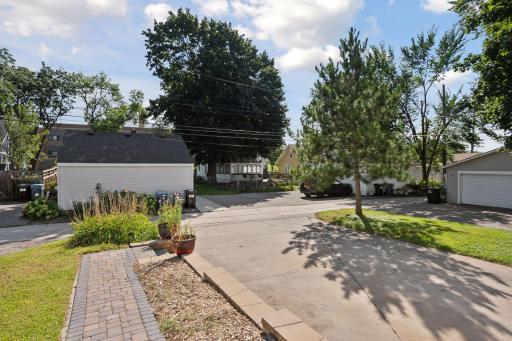 17 15th Avenue N, Hopkins, MN 55343