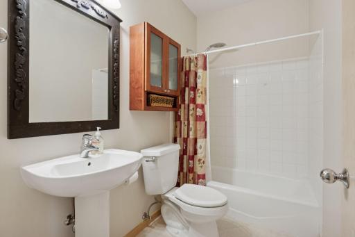 1604 Northrop Lane, Minneapolis, MN 55403