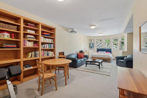 1604 Northrop Lane, Minneapolis, MN 55403