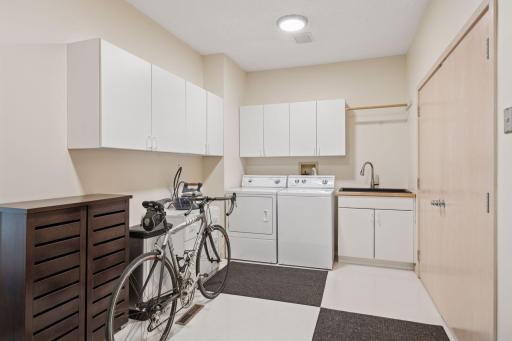 1604 Northrop Lane, Minneapolis, MN 55403