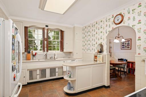 4512 Moorland Avenue, Edina, MN 55424