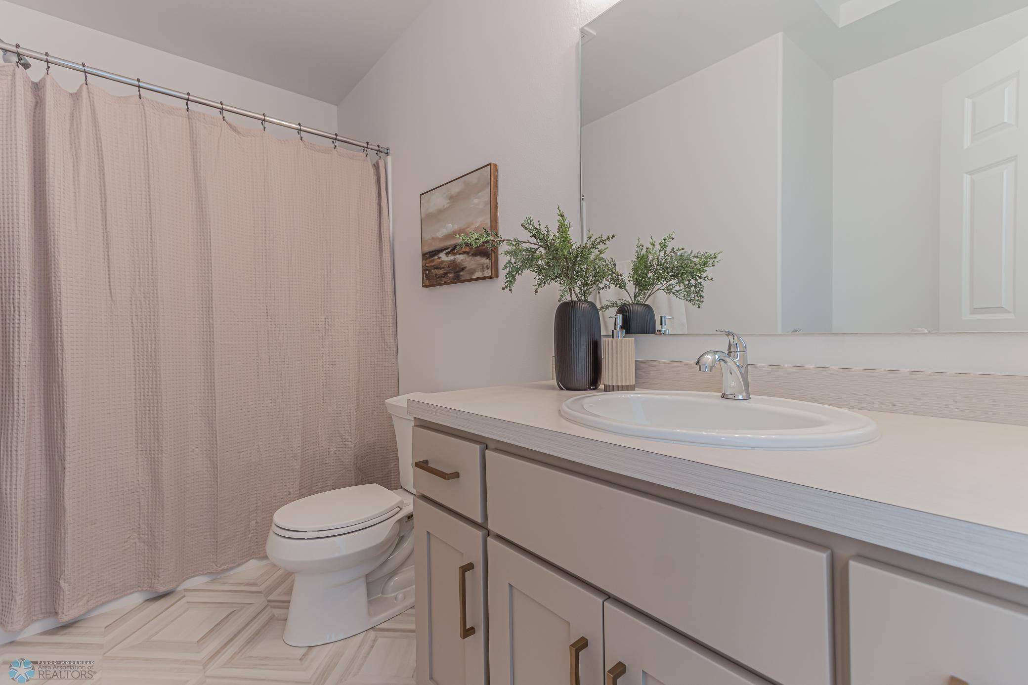 6668 Belding Drive S, Fargo, ND-18.jpg