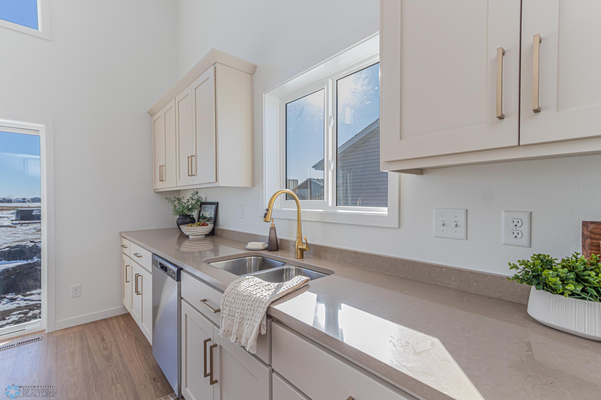 6668 Belding Drive S, Fargo, ND-13.jpg
