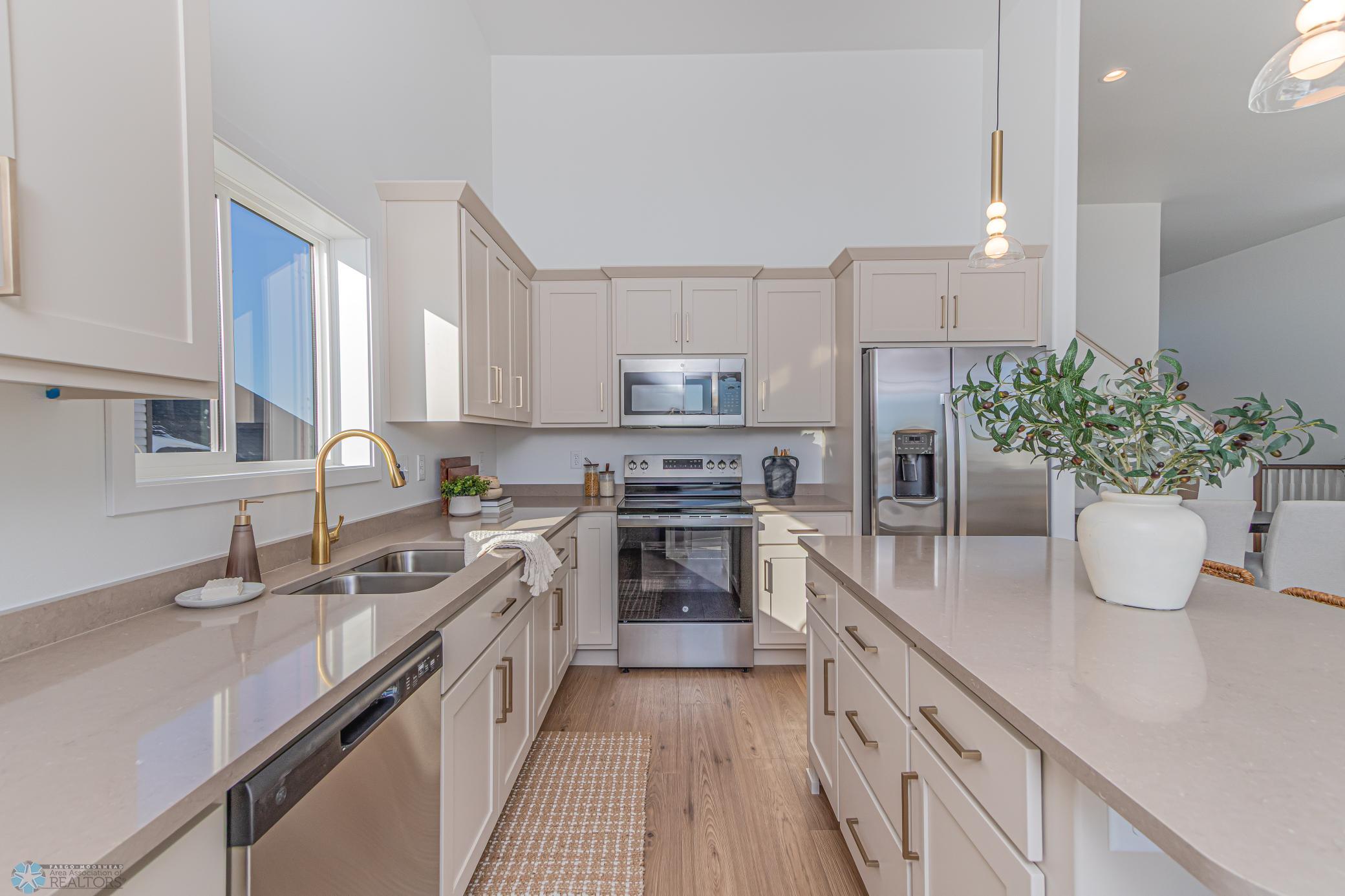 6668 Belding Drive S, Fargo, ND-12.jpg