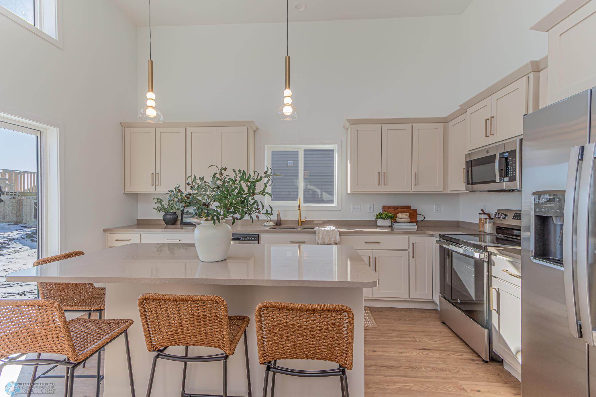 6668 Belding Drive S, Fargo, ND-10.jpg