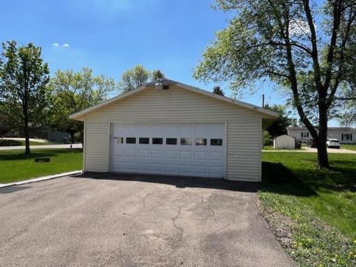 400 Main Street W, Morristown, MN 55052