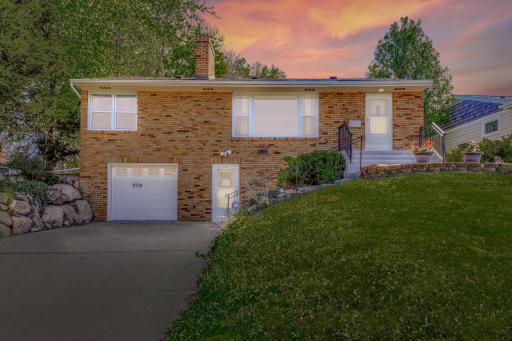 998 Saint Paul Avenue, Saint Paul, MN 55116