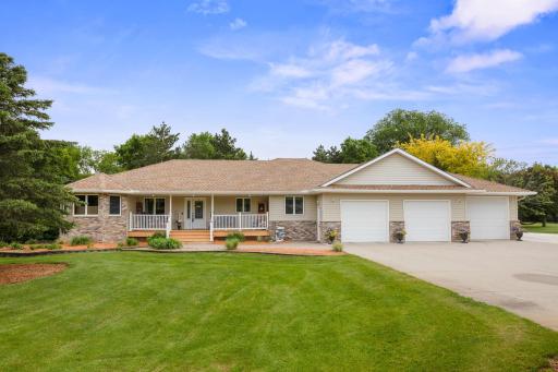 16712 206th Circle, Hutchinson, MN 55350