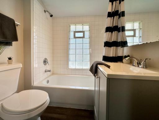 4047 Dupont Avenue N, Minneapolis, MN 55412