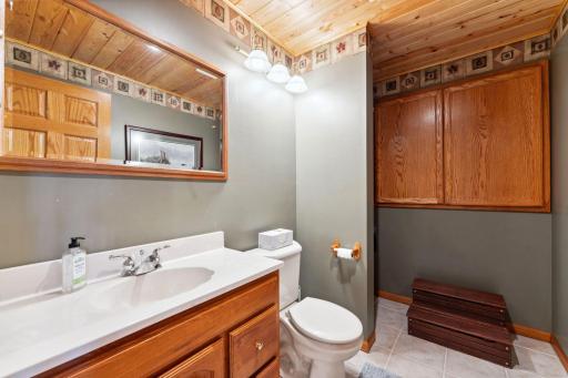 1823 313th Avenue NE, Cambridge, MN 55008