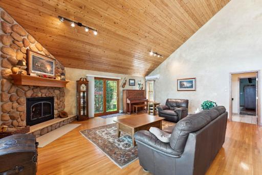 1823 313th Avenue NE, Cambridge, MN 55008